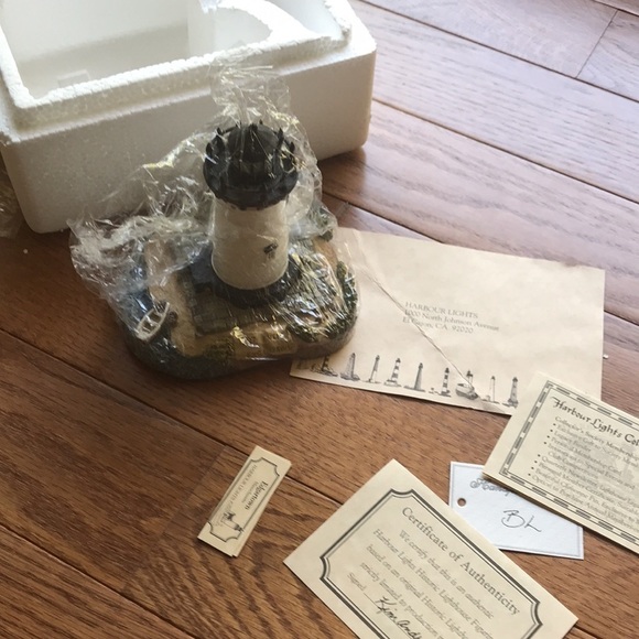 NIB Harbor Lights Edgartown signed w/ COA - Picture 10 of 11